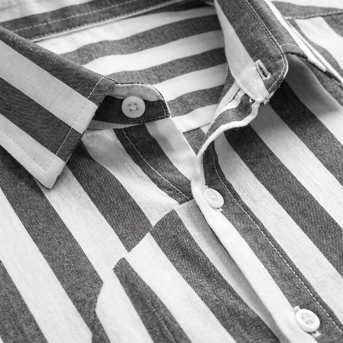 Men's Vertical Striped Short Sleeve Button Down Shirt
